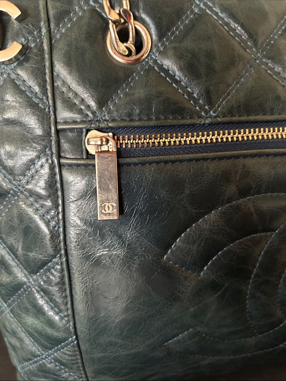 Beautiful Quilted Dark Green Leather Tote with Chain Straps - Picture 13 of 17